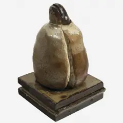 Ovo de tartaruga by Francisco Brennand, Escultura em cerâmica vitrificada, offered May 2015