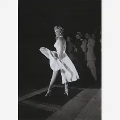 Marilyn Monroe by Elliott Erwitt, Gelatina e prata sobre papel, offered May 2009