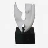 Parábola by Bruno Giorgi, Escultura em mármore branco de carrara, offered Nov 2006