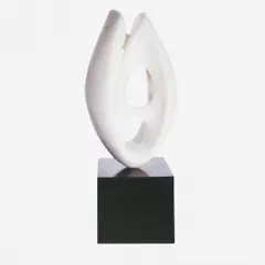 Labareda by Bruno Giorgi, Escultura em mármore branco de carrara, offered Apr 2004