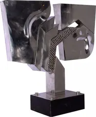 Sem Título by Nicolas Vlavianos, 1980, escultura em aço escovado em base de madeira, offered Jan 2024