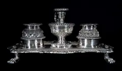 Untitled by Tinteiro de forma retangular, prata inglesa e cristal, offered Apr 2023
