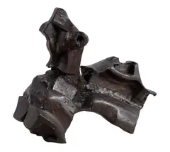 Cachorro by Mário Cravo, escultura em ferro, offered Oct 2021