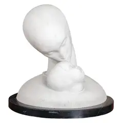 Maternidade by Lélio Coluccini, 1943, escultura em mármore, offered Oct 2021