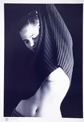 Fabio Cabral, Mulher Tirando a Blusa, Foto pb sobre papel