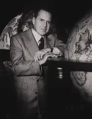 Exposição O Tesouro dos Mapas - Edemar Cid Ferreira by Bubby Costa, 2002, fotografia, offered Oct 2020
