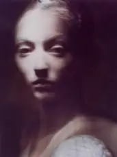 Paolo Roversi, Audrey, Paris, 1996, Foto cor sobre papel