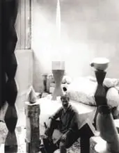 Brancusi in his Studio by Edward Steichen, 1927, Foto pb em gelatina e prata sobre papel, offered Sep 2020