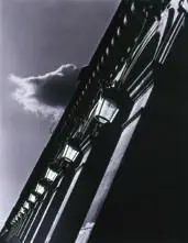 Paris by Tuca Reinés, Foto pb sobre papel, offered Sep 2020