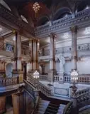 Doug Hall, Escadaria do Teatro Municipal