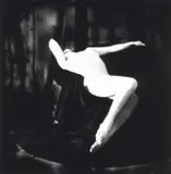 Nude by Fuyuki Hattori, 1981, Foto pb sobre papel, offered Sep 2020