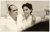 Untitled by Oscar Niemeyer e Maria Luiza na Acrópole, 1962, Foto pb sobre papel, offered Sep 2020
