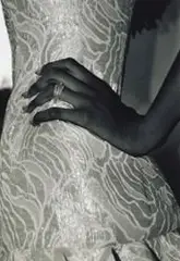 Moda [Mode] by Alioune Bâ, 1998, Foto pb em gelatina sobre papel, offered Sep 2020