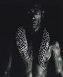 Bryan con Murene [Seychelles] by Gian Paolo Barbieri, 1988, Foto pb sobre papel, offered Sep 2020
