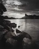 César Barreto, Pôr do Sol no Quebra-Mar da Urca, 1999, Foto pb sobre papel