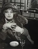 La Môme Bisou au Bar de la Lune Montmartre by Christian Bérard, 1932, Foto pb em gelatina e prata sobre papel, offered Sep 2020