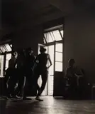 Balé Juventude - Bailarinas by Thomaz Farkas, fotografia, offered Sep 2020