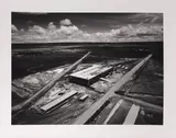 Palácio do Planalto em Construção - Série Construção de Brasília by Thomaz Farkas, 2002, fotografia, offered Sep 2020