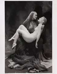 Nascimento do Anjo - Nicete Bruno e Beth Goulart by Vânia Toledo, 1992, fotografia, offered Sep 2020