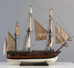La Flore by Modelo Naval, maquete de barco em madeira e tecido, offered Sep 2020