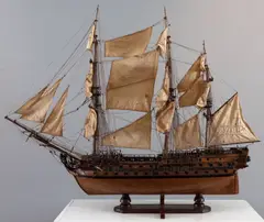 Le Superbe by Modelo Naval, maquete de barco em madeira e tecido, offered Sep 2020