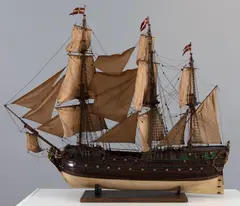Norske Love by Modelo Naval, maquete de barco em madeira e tecido, offered Sep 2020