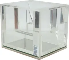Luz by Osmar Dillon, 1977, escultura em acrílico, offered Nov 2019