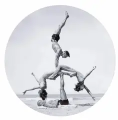 Acrobats by Jeff Koons, 2011, impressão sobre porcelana, offered Mar 2017