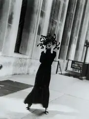 Medusa by Otto Stupakoff, 1983, fotografia p&b, offered Nov 2013