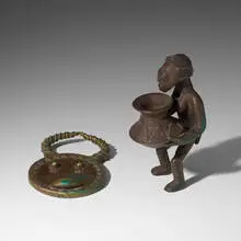 Baule style, objects, set of two, brass