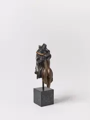 Bruno Bruni, Il ritorno, Bronze, teilweise braun patiniert, teilpoliert. Mit Granitsockel