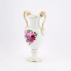 Große Vase mit Rosen by Meissen, Porzellan, farbig staffiert, gold dekoriert, sold May 2025