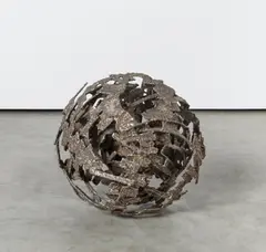 Friederich Werthmann, Entelechie Poitevine, 1961, Remanit-Stahl. Mit Kette zur Aufhängung