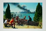 Thomas Hoepker, Blick von Williamsburg, Brooklyn, auf Manhattan, 11. September 2001, 2001/06, Archival Pigment Print auf HP