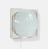 Adolf Luther, Ohne Titel, 1977, Konkave Linse vor Spiegel, auf Holz montiert. In Plexiglaskasten (elektrifiziert)