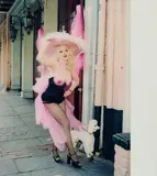 Katharina Bosse, New burlesque, Candy Whiplash, 2001, Colour-Negativ-Print. Auf weißes Acrylglas kaschiert