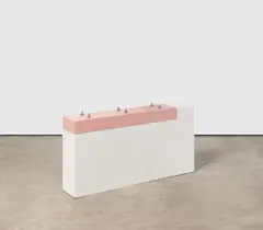 Gary Kuehn, Bolt Piece, 1965, Holz, Fiberglas, Stahlbolzen