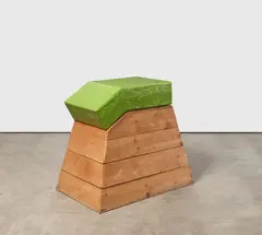 Gary Kuehn, Pedestal Piece, 1969, Holz und Fiberglas
