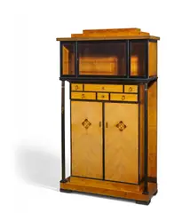 Joseph Maria Olbrich, Vitrinenschrank, Um 1905, Wurzelmaser, Ahorn, Eschemaser, Perlmutt furniert und eingelegt, tlw