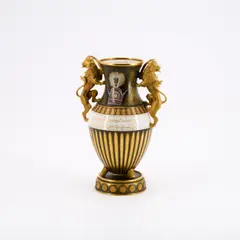 Nymphenburg, Jubiläumsvase anlässlich des Besuchs des Sha von Persien, 1977, Porzellan, farbig staffiert, reich gold dekoriert