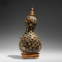 Adrian Saxe, Vomiturition, 1990, porcelain and lusters
