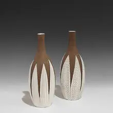 Anna-Lisa Thomson, Paprika vases, pair, model 1019