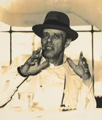 Joseph Beuys, Goslar 1979 (Aus: Photo-Editionen), 1982/83, Gelatinesilberabzug
