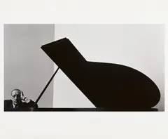 Igor Stravinsky N.Y.C. by Arnold Newman, 1946, Gelatinesilberabzug auf Karton kaschiert, sold Dec 2025