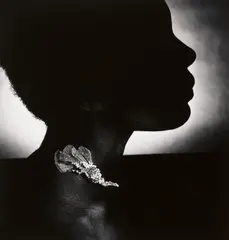 F.C. Gundlach, Die Brosche (Platin mit Perlen), 1972, Gelatinesilberabzug auf Agfa von 1989