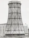Bernd und Hilla Becher, Kühlturm, ca. 1930. Zeche Radbod, Hamm, Ruhrgebiet, 1966, Gelatinesilberabzug auf Agfa