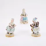 Meissen, Drei Mädchenfiguren, Vor 1924, Porzellan, polychrom und gold staffiert