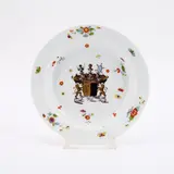 Meissen, Tiefer Teller aus dem Seydewitz-Service, Um 1745, Porzellan, polychrom und gold staffiert