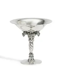 Kleine Aufsatzschale mit Traubendekor by Georg Jensen, Nach 1945, Silber, sold Nov 2025