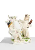 Meissen, Zwei Putti als Mars und Herkules, Um 1750/1760, Porzellan, polychrom und gold staffiert